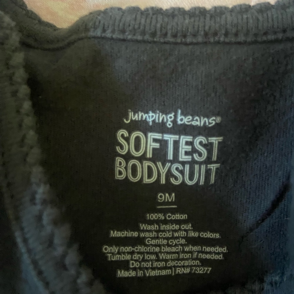 8 onesies - Picture 2 of 4
